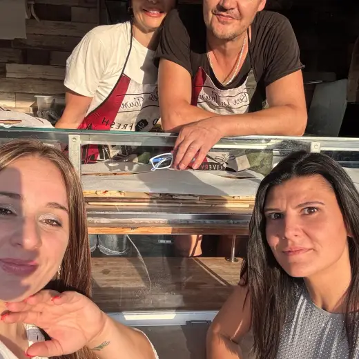La squadra dentro il camion