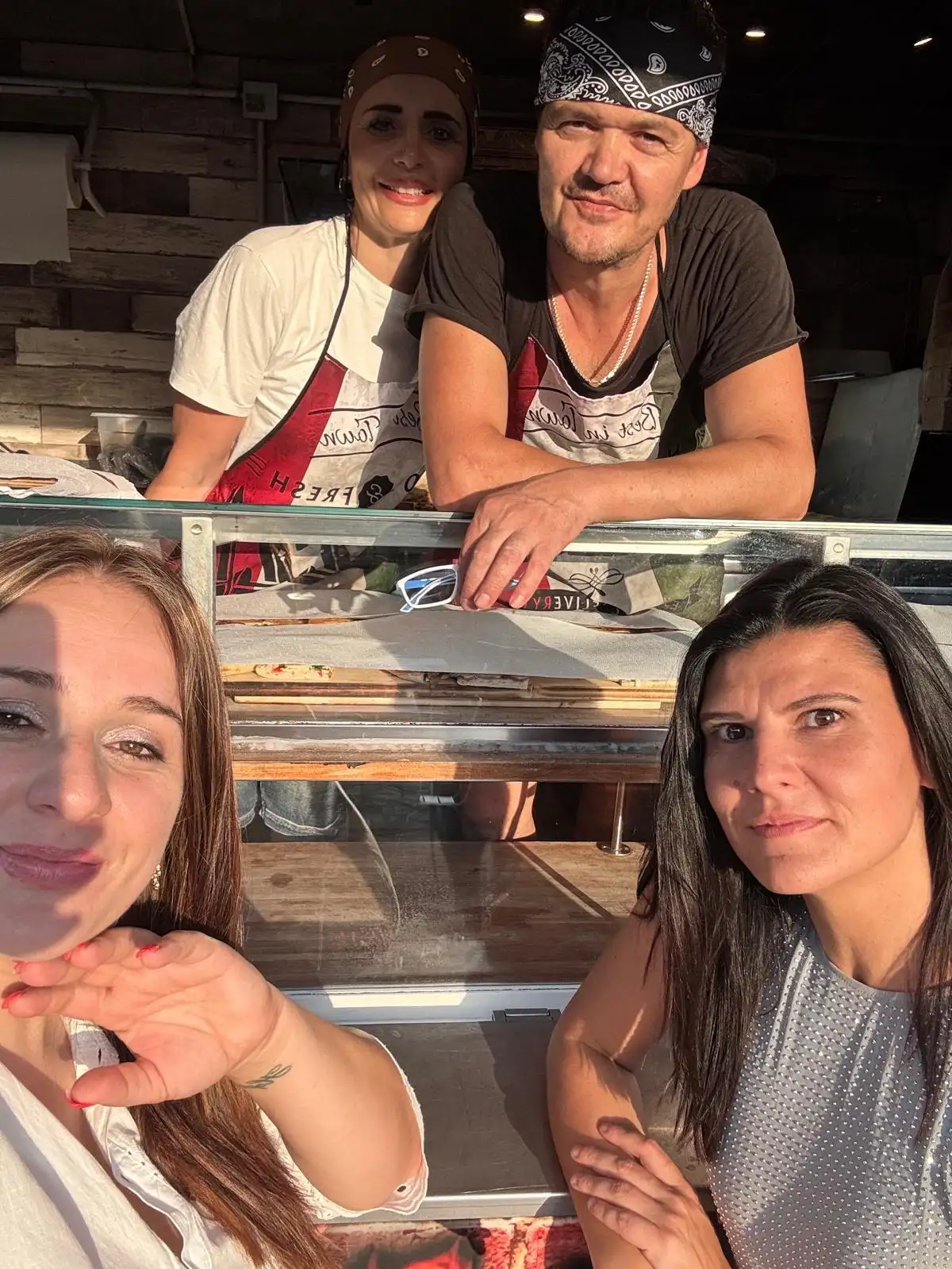 La squadra dentro il camion